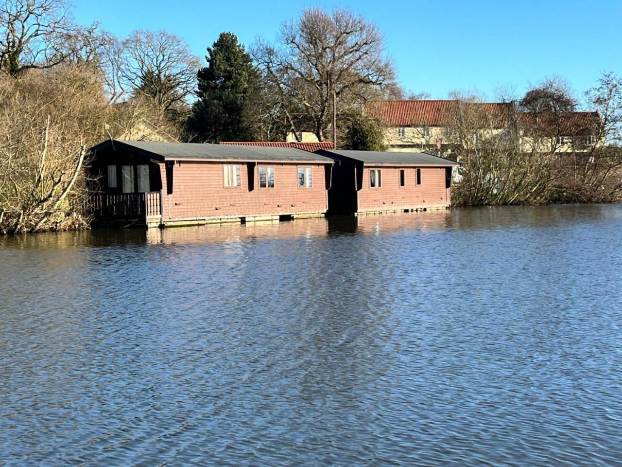 Hickling Broads Lodge Houseboat Stalham Eksteriør billede