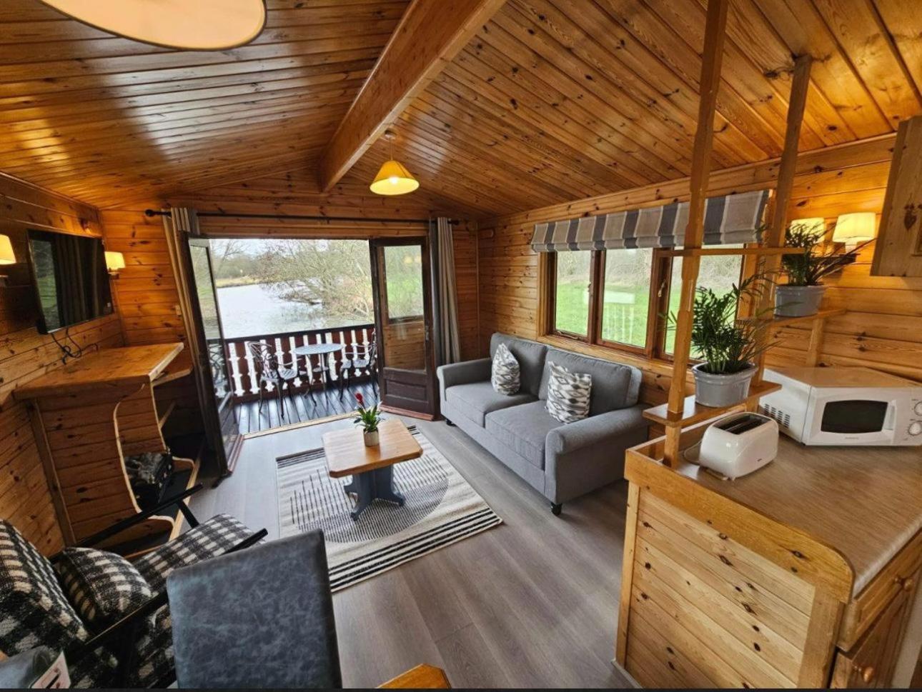 Hickling Broads Lodge Houseboat Stalham Eksteriør billede