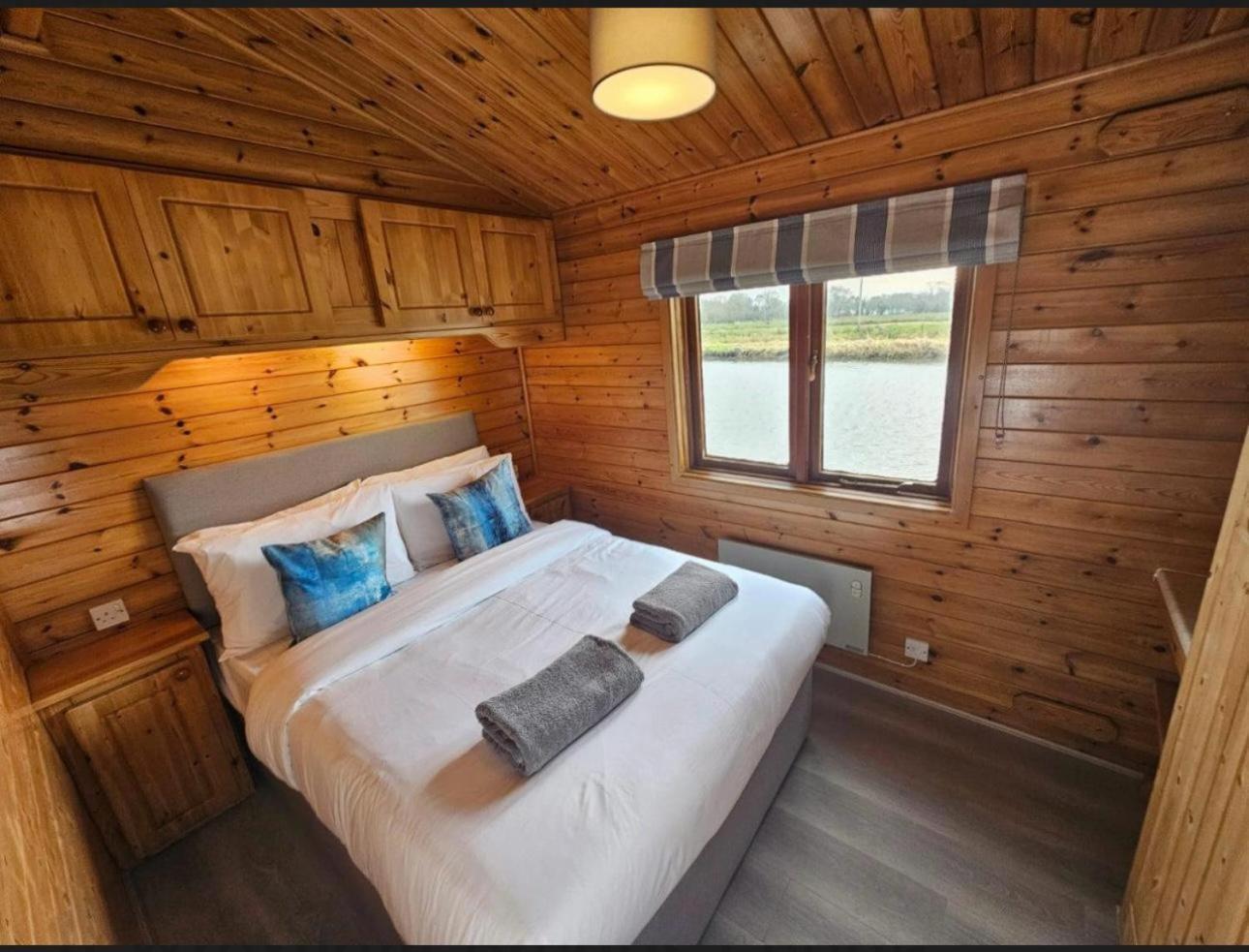 Hickling Broads Lodge Houseboat Stalham Eksteriør billede