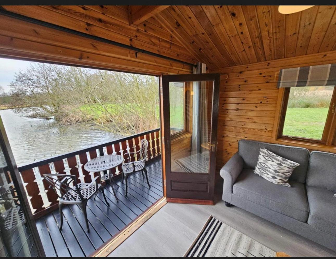 Hickling Broads Lodge Houseboat Stalham Eksteriør billede
